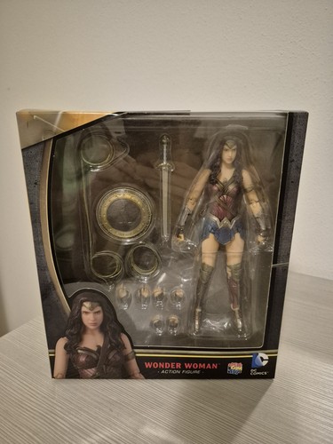 Wonder woman bvs - medicom, mafex